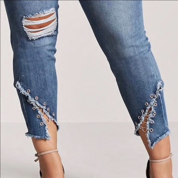 Forever 21 jeans with distressed areas - Picture 6 of 8